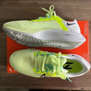 Like NEW - Nike Air Zoom Pegasus 38